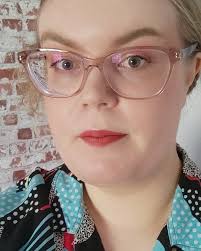 Amanda Woody: They Hate Each Other “Jonah and Dylan get along like oil and  water. Until a fake dating ploy gives them new perspective, and they  realize that “falling for your