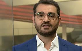 Ao final do programa 'em pauta', os comentaristas vestiram a máscara para conscientizar os telespectadores sobre a importância do uso do acessório. Jornalista Da Globonews Expoe Novo Ataque Homofobico Nao Passarao Noticias Da Tv