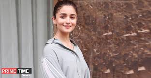 Alia Bhatt Wiki Height Weights Photos And Family The Primetime Alia bhatt keeps her fans updated with moments from her life.