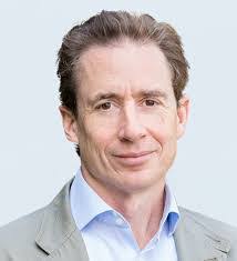 Michael Mee's Instagram, Twitter & Facebook