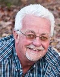 Susan Hora's Instagram, Twitter & Facebook