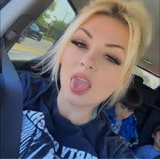 Get spooky and treat yourself 🎃 Our 'Skull Breaker' tee is