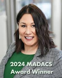 Julie Cushman's Instagram, Twitter & Facebook