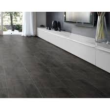 kronotex mega senia d2869 antraciet tegel laminaat tegellaminaat 8mm v4 woonkamer winkelruimte slaapkamer donkere woonkamers donkere vloeren tegels