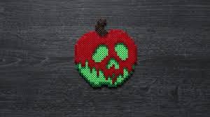 Perle a repasser noel artisanat à perlesperles perle hama modele. Dounets Creations Pomme D Amour D Halloween