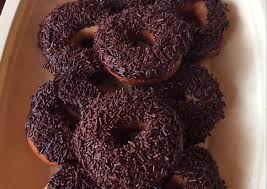 Agar hasilnya cantik, begini trik memberikan topping untuk donat. Gambar Kue Donat Seres Donat Kentang Ceres Warna Warni Kenzo Cake And Cookies Facebook Satu Meter