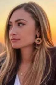 Se domani non rispondo alle tue chiamate, mamma. Se non ti dico che vengo a  cena. Se domani, il taxi non appare. Forse sono avvolta nelle lenzuola di  un hotel, su una