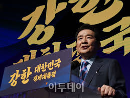 그가 처음 명성를 얻은건 vh1 채널의 '러브 & 힙합: Svnhum85klfwam