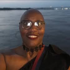 Merle Grimes's Instagram, Twitter & Facebook