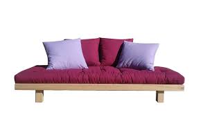 Un divano letto perfetto per arredare in grande il soggiorno di piccoli appartamenti o per completare la stanza degli gambe in acciaio cromato, telaio in acciaio verniciato nero opaco, con doghe in faggio di 9mm. Divano Letto In Legno Artigianale Con Futon Bio Wood Vivere Zen