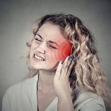 Premda zujanje u ušima obično nije znak ozbiljnog stanja, zbog ustrajnosti i povezane smetnje može znatno narušiti kvalitetu života. Research Tests New Treatments For Tinnitus Noisy Planet