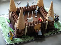 Gateau D Anniversaire Au Chocolat Theme Chateau Fort Et Chevalier Teatime Gourmand Gateau Anniversaire Chocolat Gateau Chateau Fort Gateau Anniversaire