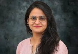 HEALTH DATA SCIENCE TEAM ALUMNI Dr Aamir Abbas Project Manager,  CITRIC-Health Data Science Centre Dr Aamir Abbas is a medical do