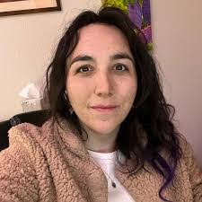 Elizabeth Hadfield's Instagram, Twitter & Facebook