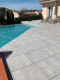 Refection D Une Plage De Piscine En Dalles Sur Plots Defi Services Et Travaux