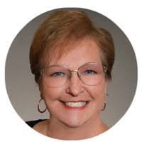 Leslie Knowles's Instagram, Twitter & Facebook