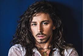 Michał szpak pogrążył się w głębokiej żałobie. Michal Szpak W Samych Majtkach Wokalista Pokazal Odwazne Zdjecie