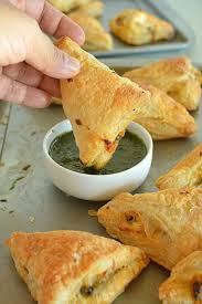 Cheesy Broccoli And Spinach Puffs Puff Pastry Vegetarian Snacks Cheese And Broccoli Puffs Recipe In Vegetarian Snacks Spinach Puff Puff Pastry Recipes Dinner