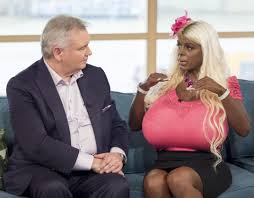 Ken mckay/itv/rex/shutterstock / ken mckay/itv/rex/shutterstock rex vi har tidigare kunnat se martina big, 30, som hon då kallade sig, i kanal 5:s outsiders. Who Is Martina Big Woman With 32s Boobs Was Born White But Used Tanning Injections And Now Identifies As Black