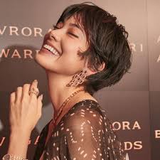 松浦美穂 on instagram 森星 編ショートカット 少しずつ 少しずつ変化してきて きちんと毎月ヘアカットにご来店してメンテナンス 心身共にどんどん熟して 私の立場でできる事 を中心に地球環境保護の話にも積極的に どんどんイイ女度が上がっていく mak