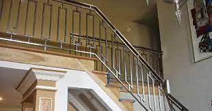 Penggunaan stainless steel pada bangunan akan memberikan cahaya alami dan mengurangi penggunaan energi. Balkon Minimalis Google Search Stainless Steel Stair Railing Steel Stair Railing Steel Railing Design
