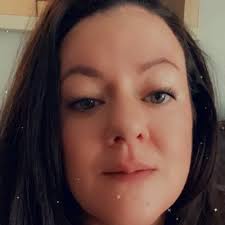 Roni Carroll's Instagram, Twitter & Facebook