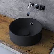 Une Vasque Noire Facile A Poser Des Belles Vasques Et Lavabos Pour La Salle De Bains Linternaute Vasque Vasque Noire Vasque A Poser