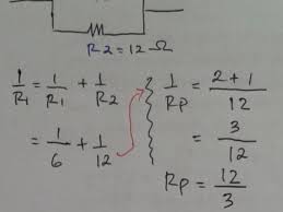 Semua komponen yang terdapat di dalam rangkaian paralel ini akan disusun secara berjajar atau sederet yang tentunya memiliki cabang kabel sendiri dan tidak menjadi 1 kabel. 5 Pembahasan Soal Rangkaian Seri Dan Paralel Fisika Dan Matematika