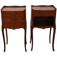 While the era of queen anne was short lived, the style of queen anne furniture is one of the more common and more popular styles today. Queen Anne Bedroom Furniture 8 For Sale At 1stdibs