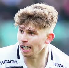 Saracens confirm signing of two fly-halves