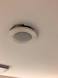 Denn inzwischen sind viele modelle wasserdicht, mit ipx7. Decken Lautsprecher Im Badezimmer Aufnahme Von Movenpick Hotel Munster Tripadvisor