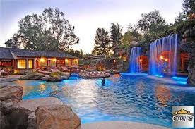 Where is drake's home in toronto? Inside Drake S 8 Million La House With An Insane Pool