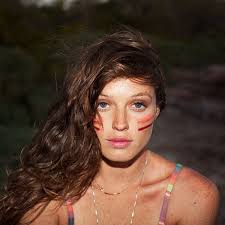 Lindsay Perry: album, låtar, spellistor