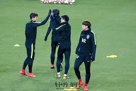 권창훈, 군 입대 위해 국내 복귀… 23일 귀국 김형준 기자. ì¶•êµ¬ì„ ìˆ˜ ê¶Œì°½í›ˆ Facebook
