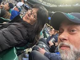 Hunter Buns swinging for Mariners 3-0 lead