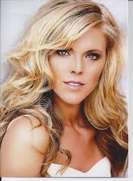 Melissa Arcuri's Instagram, Twitter & Facebook