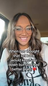 Ashlee Bradshaw's Instagram, Twitter & Facebook