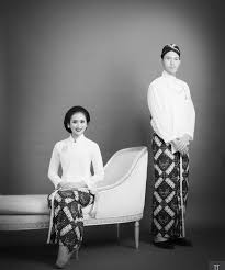 Check spelling or type a new query. Khidmatnya Sesi Prewedding Menggunakan Pakaian Adat Daerah 16 Inspirasinya Ini Bikin Terperangah