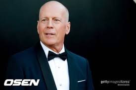 Emma Heming reveals Bruce Willis' dementia impacts speech and warmth - CHOSUNBIZ