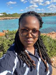 Hello 🎈I'm coming to Brussels tomorrow and I'm coming alone. Its my  birthday and if someone (female) there and want to join me or vice versa  let me know 🥳