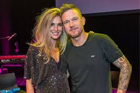 Erik of het klein insectenboek (2004). Anouk En Johnny De Mol Trotse Ouders Geworden Van Tweede Zoon