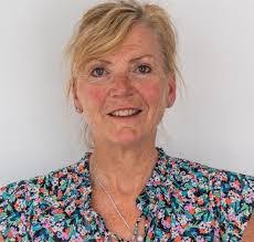 Lara Durham's Instagram, Twitter & Facebook