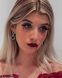 Charlie Sheen's daughter Sami Sheen, 17, calls herself 'beautifully insane' 