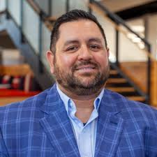 Join us in welcoming Luke Crowder to Simmons as Vice President of our  Supply Planning Organization!