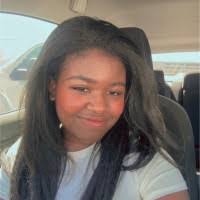 Brandee Davis's Instagram, Twitter & Facebook