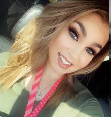 Alexis Bracken's Instagram, Twitter & Facebook