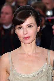 The pair settled their estate earlier this month, according to new legal documents obtained by the blast on wednesday, june 10. Ewan Mcgregor S Estranged Wife Eve Mavrakis Breaks Silence After He S Dumped By Girlfriend Mary Elizabeth Winstead