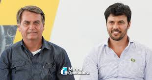 Maybe you would like to learn more about one of these? Bolsonaro Condecora Fabio Faria Com Medalha Oswaldo Cruz