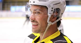 Caps verstärken sich mit Angreifer Trevor Cheek