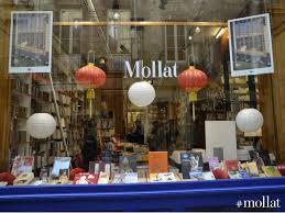 Epingle Sur Vitrines A Mollat
